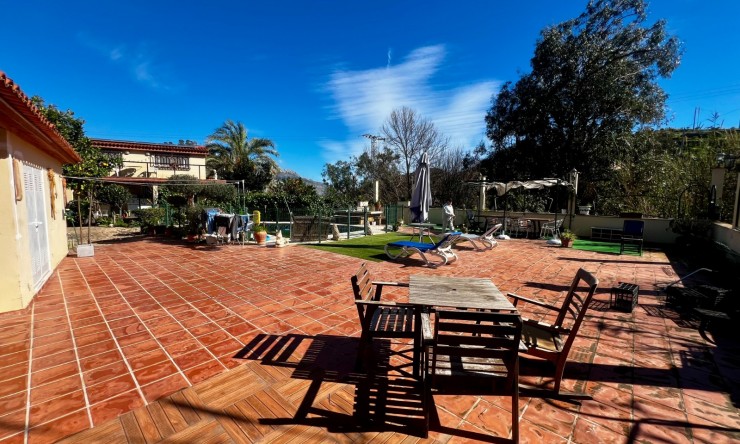 Resale - Villa -
Polop