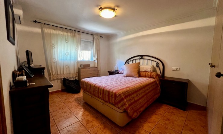 Resale - Villa -
Polop