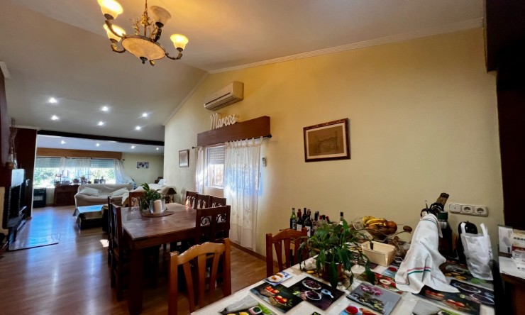 Resale - Villa -
Polop