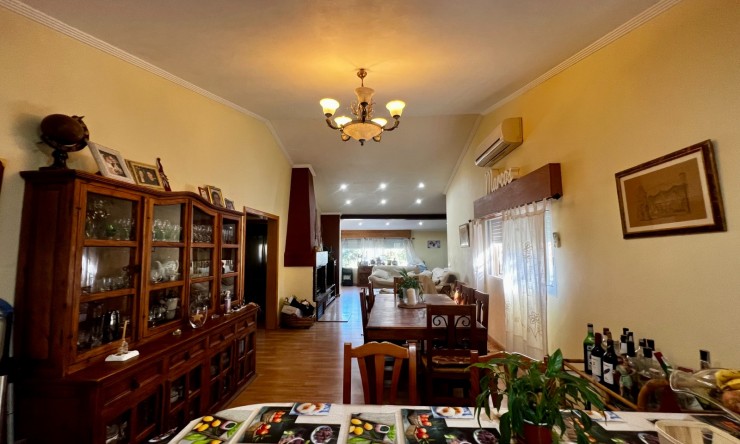 Resale - Villa -
Polop