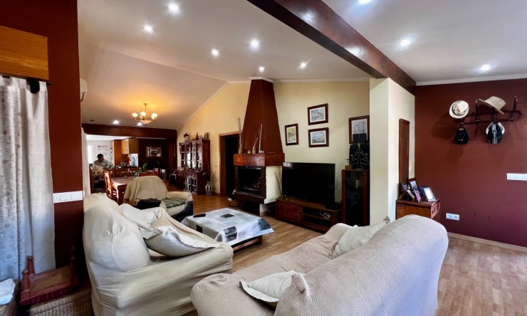 Resale - Villa -
Polop