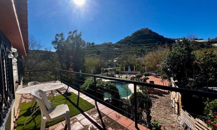 Resale - Villa -
Polop