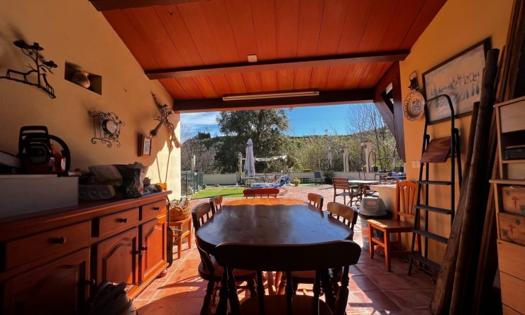 Resale - Villa -
Polop