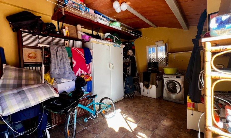 Resale - Villa -
Polop