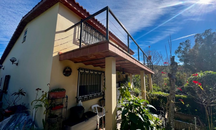 Resale - Villa -
Polop