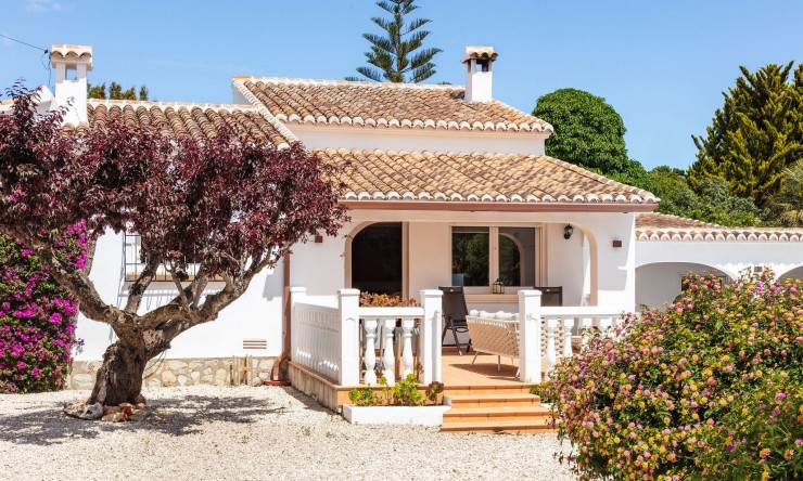 Resale - Villa -
Jávea / Xàbia - La Granadella  - Costa Nova