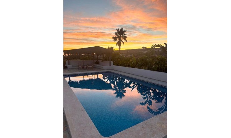 Resale - Country house -
Jávea / Xàbia - Partides comunes - Adsubia