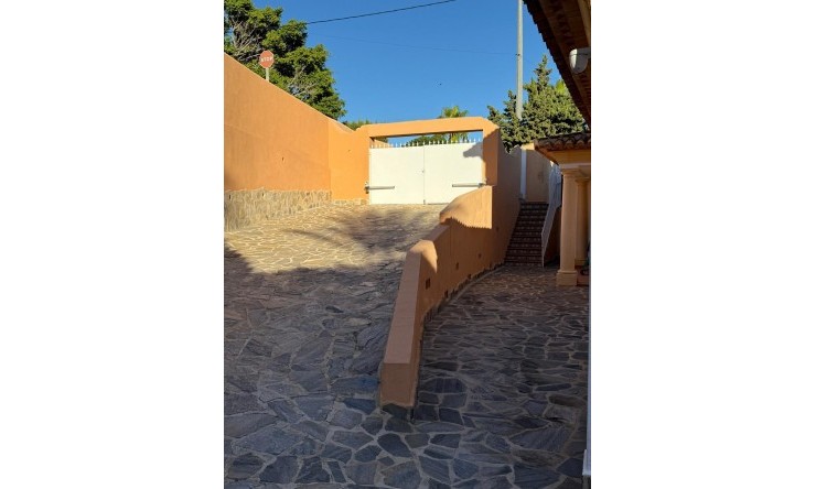 Resale - Villa -
Moraira - Benimeit - Tabaira