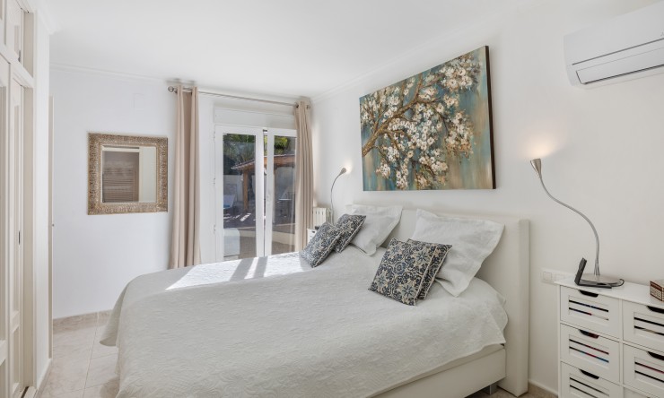 Resale - Villa -
Benissa - Cala Advocat - Baladrar