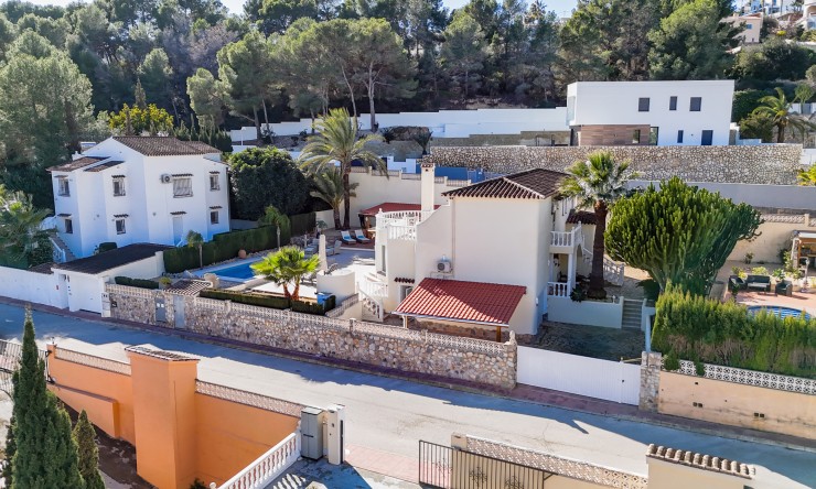Resale - Villa -
Benissa - Cala Advocat - Baladrar