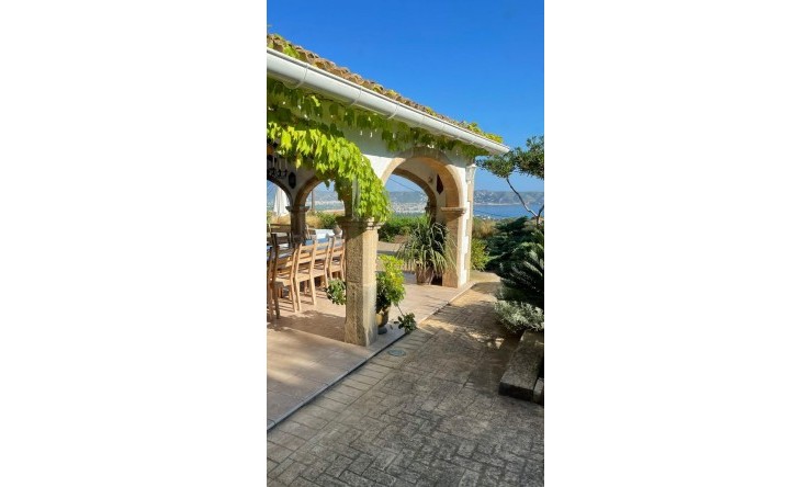 Resale - Villa -
Jávea / Xàbia - La Granadella  - Costa Nova