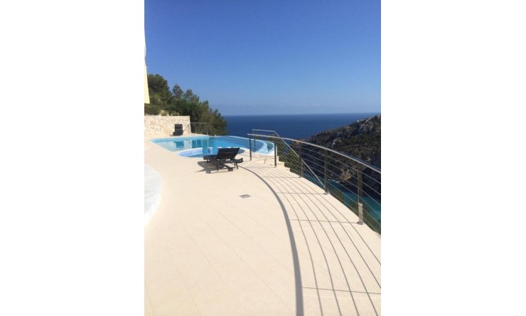 Resale - Villa -
Jávea / Xàbia - La Granadella  - Costa Nova