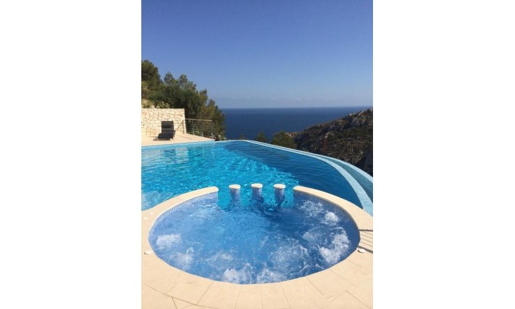 Resale - Villa -
Jávea / Xàbia - La Granadella  - Costa Nova