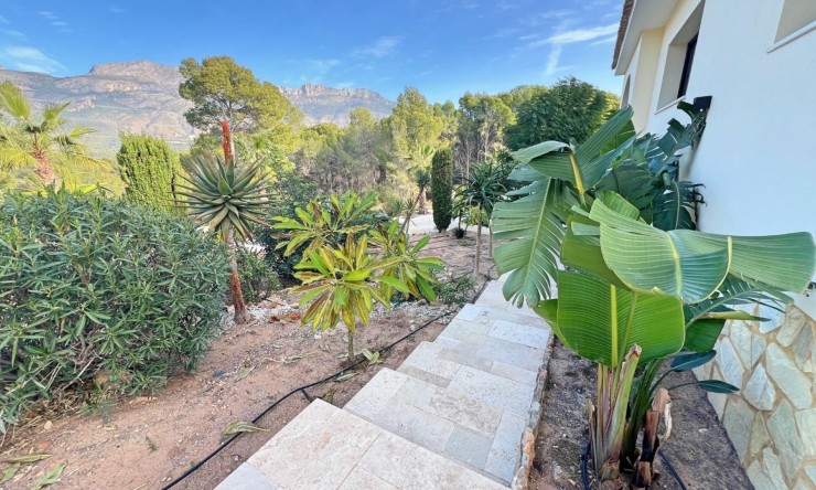 Resale - Villa -
Altea - Altea ciudad
