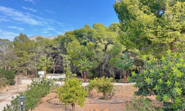 Resale - Villa -
Altea - Altea ciudad