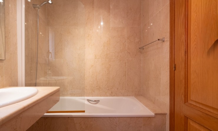 Resale - Apartment -
Jávea - Port