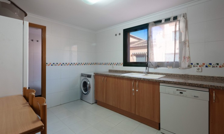 Resale - Apartment -
Jávea - Port