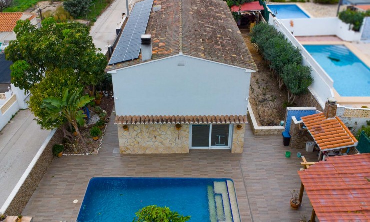 Resale - Villa -
Calpe - Urbanización Carrio