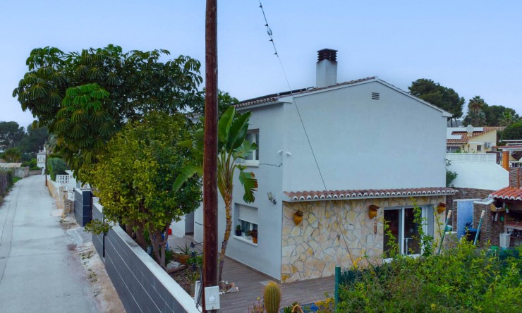 Resale - Villa -
Calpe - Urbanización Carrio