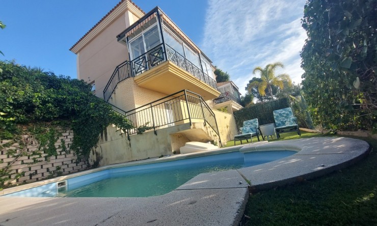 Wiederverkauf - Villa -
La Nucía