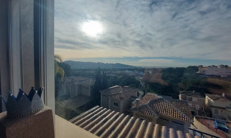 Wiederverkauf - Villa -
La Nucía