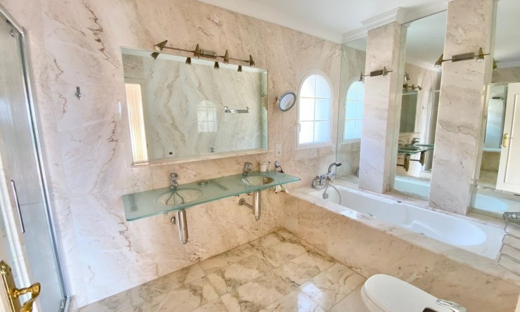 Rynek Wtórny - Willa -
Altea - Altea La Vella