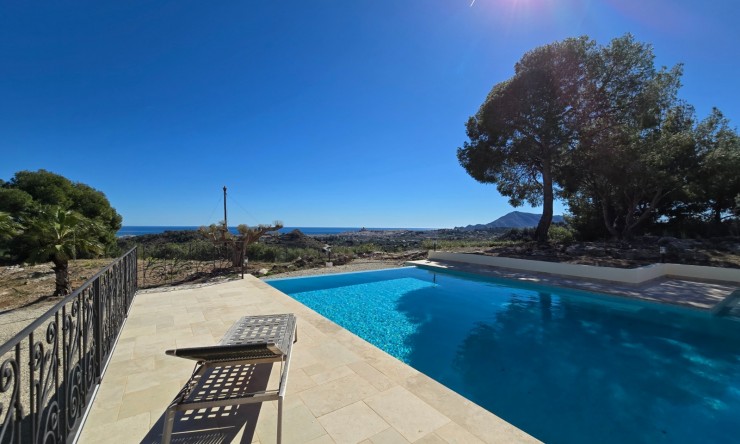 Herverkoop - Villa -
Altea