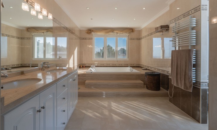 Wiederverkauf - Villa -
Jávea - Piver