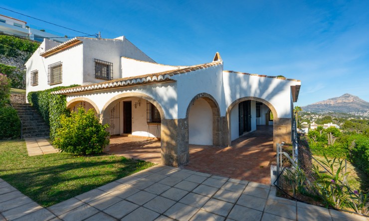 Wiederverkauf - Villa -
Jávea - Tosalet