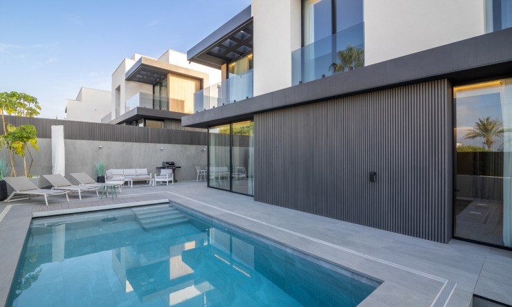 Resale - Villa -
Albir - Centre