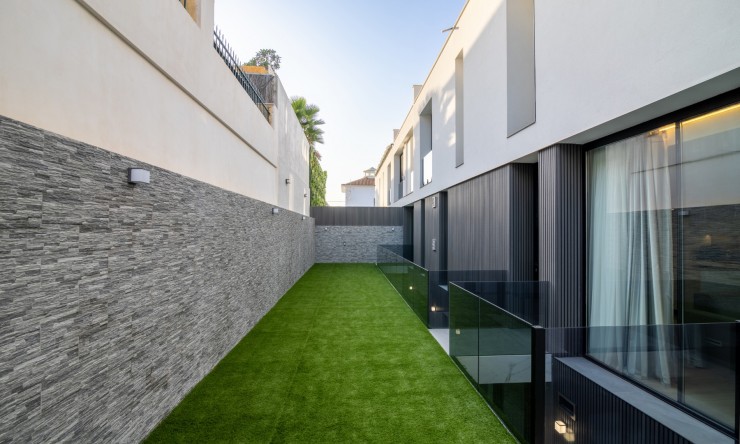 Resale - Villa -
Albir - Centre