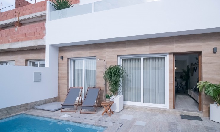 Neue Gebäude -  -
Jerónimo y Avileses