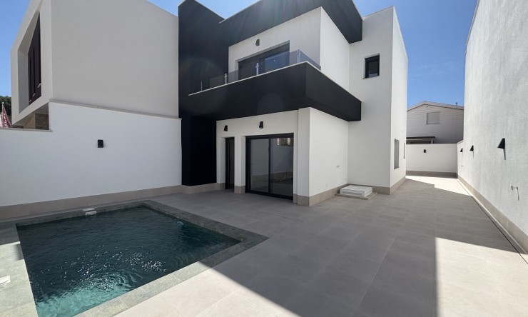 New Build - detached -
Heredades