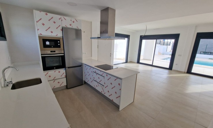 Nueva construcción  - Villa -
Manilva