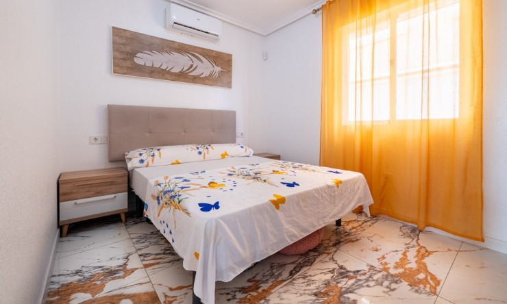 Resale - Villa -
San Miguel de Salinas