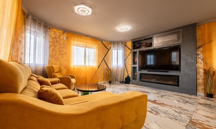 Resale - Villa -
San Miguel de Salinas