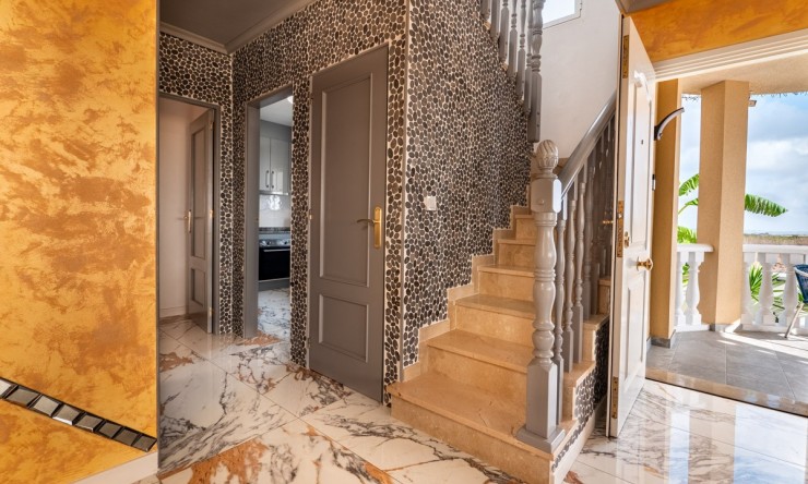 Resale - Villa -
San Miguel de Salinas