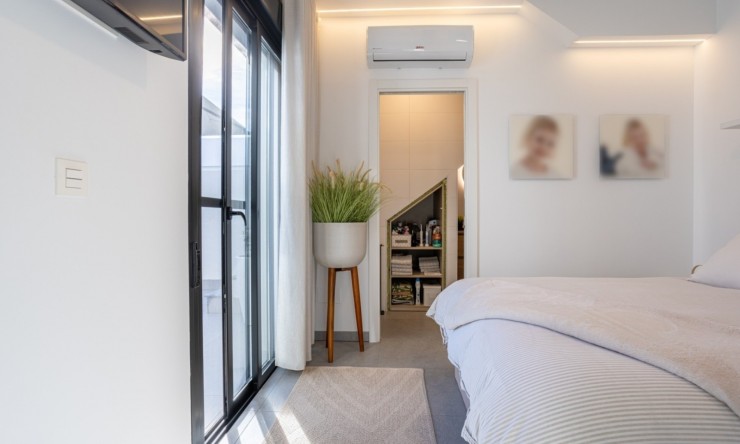 Reventa - Villa -
Roldán