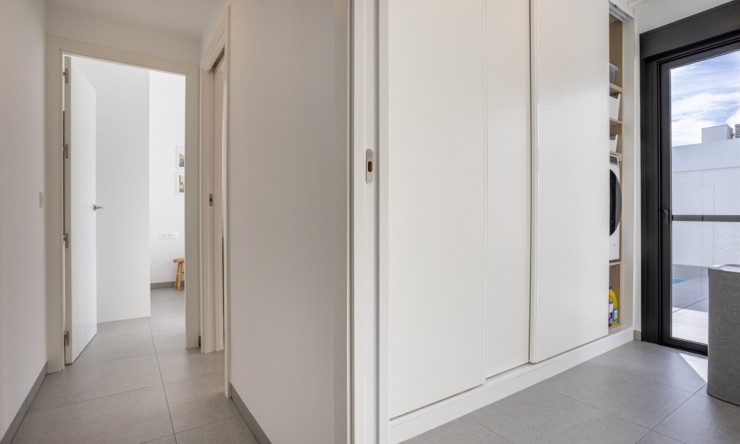 Reventa - Villa -
Roldán