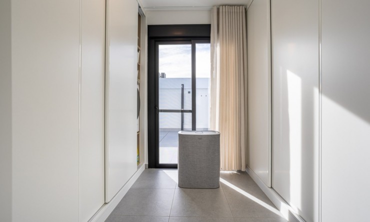 Reventa - Villa -
Roldán