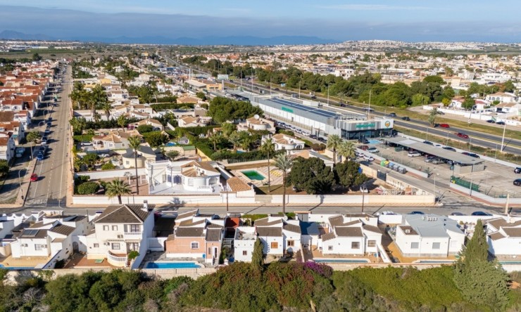 Rynek Wtórny - Willa -
Torrevieja