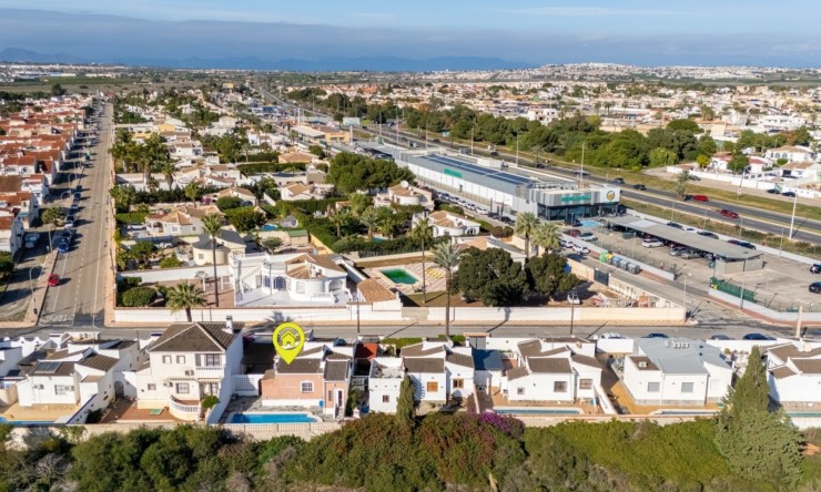 Rynek Wtórny - Willa -
Torrevieja