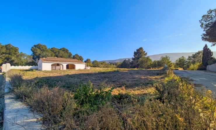 Resale - Villa -
Jávea - Las Laderas