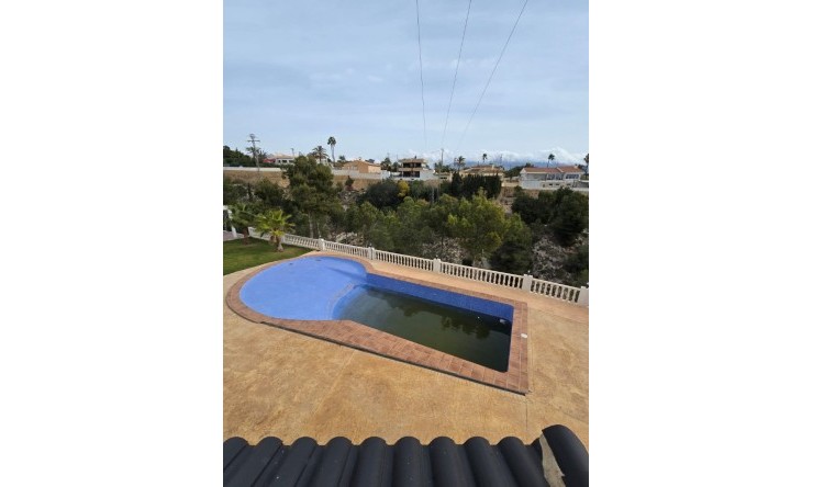 Herverkoop - Villa -
La Nucía - La Colina