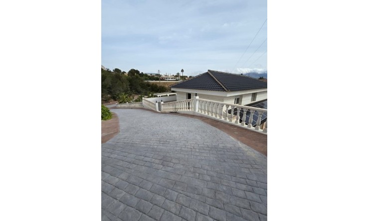 Herverkoop - Villa -
La Nucía - La Colina