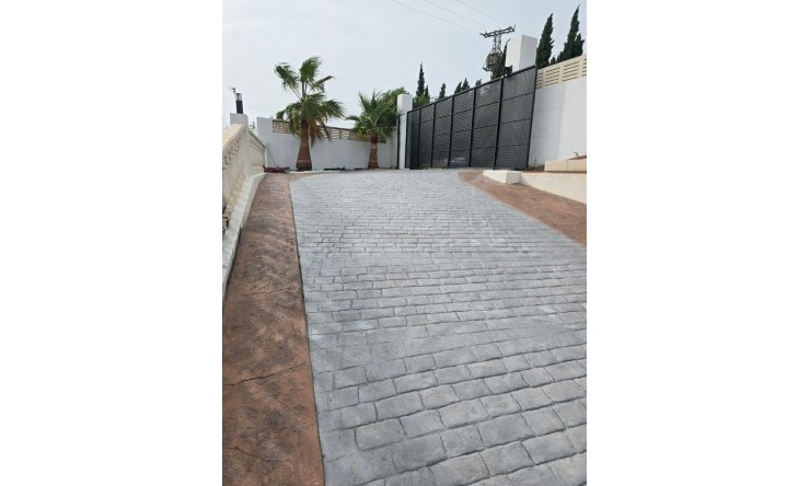 Herverkoop - Villa -
La Nucía - La Colina