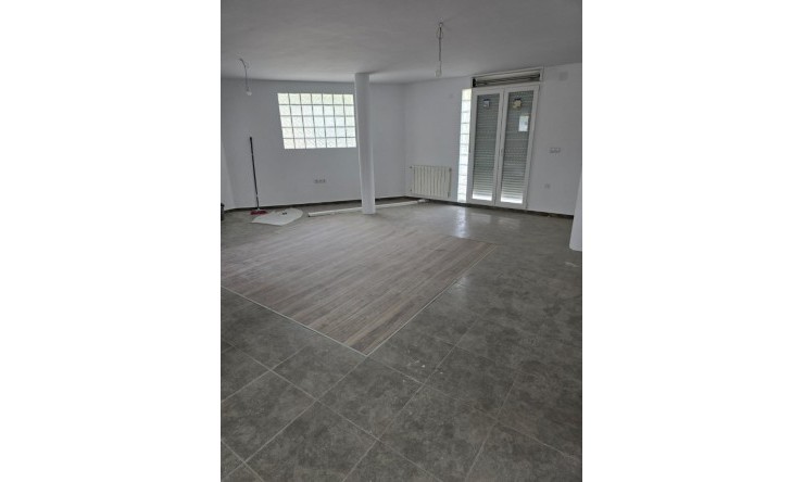 Herverkoop - Villa -
La Nucía - La Colina