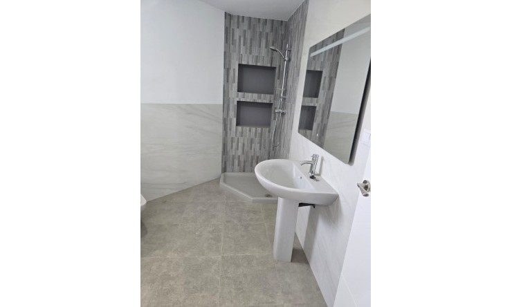 Herverkoop - Villa -
La Nucía - La Colina