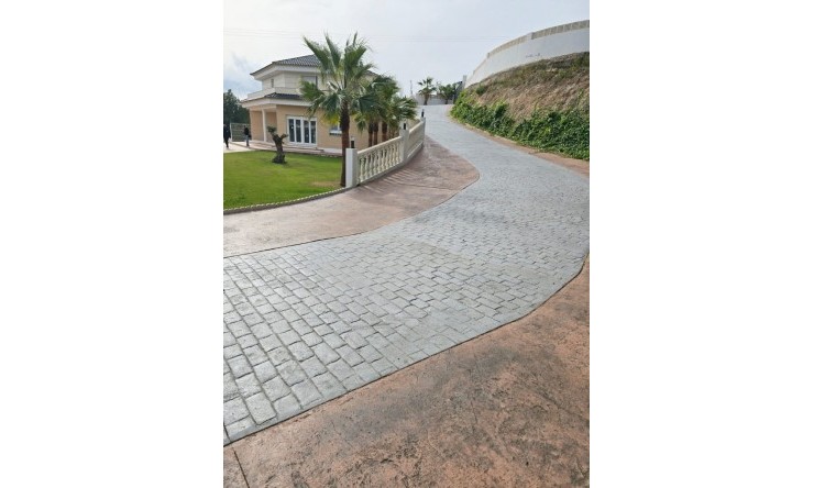 Herverkoop - Villa -
La Nucía - La Colina