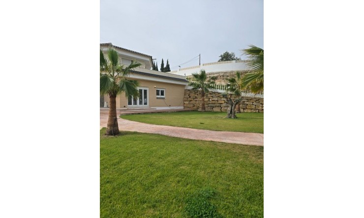 Herverkoop - Villa -
La Nucía - La Colina